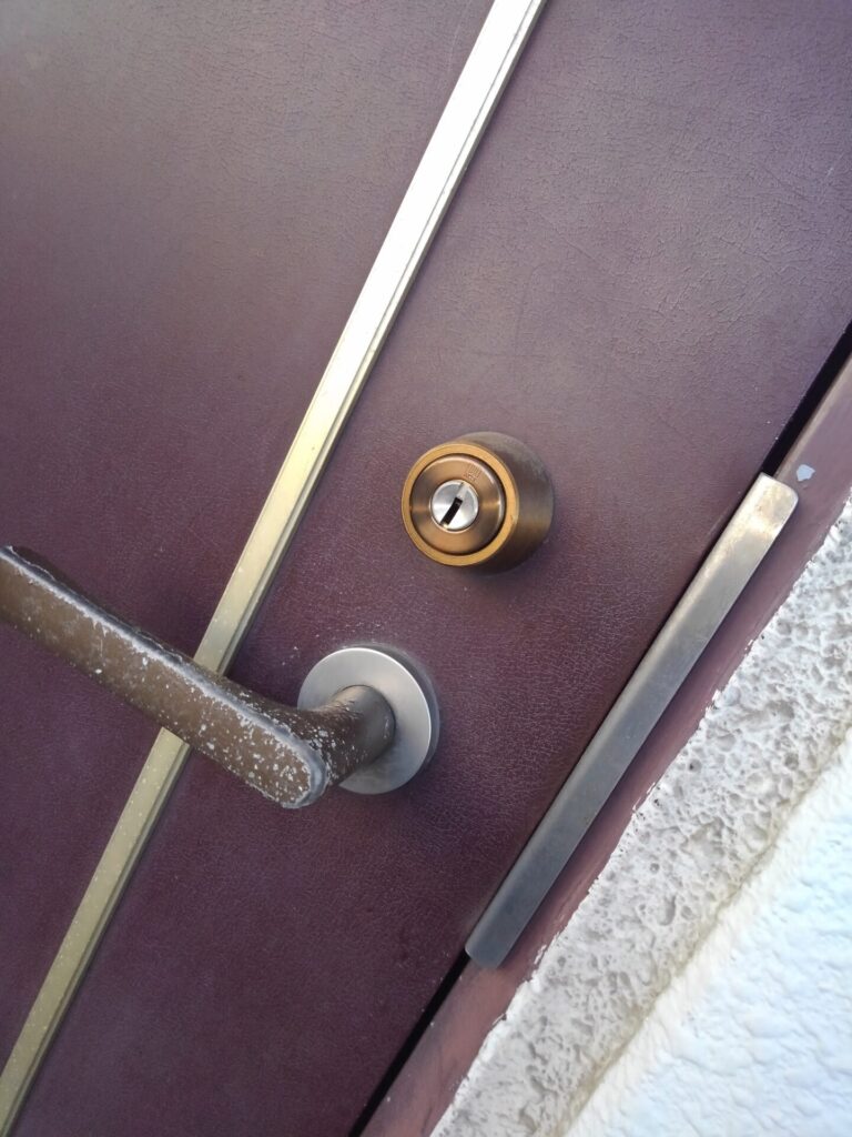 MIWA WEST916.LSP Lost key, Unlocking the entrance door